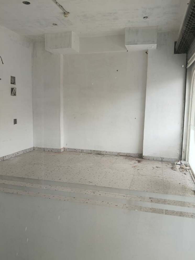 Room, jindalsons-opus Commercial Office Space in IT/SEZ 300 Sq.Ft. In Siddharth Vihar Ghaziabad 9115920