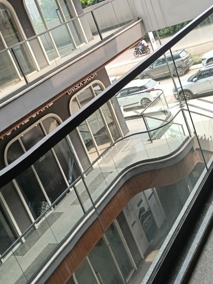 Balcony, jindalsons-opus Commercial Office Space in IT/SEZ 300 Sq.Ft. In Siddharth Vihar Ghaziabad 9115920