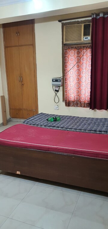 Master Bedroom in 3 BHK Builder Floor at Niti Khand – for Rent