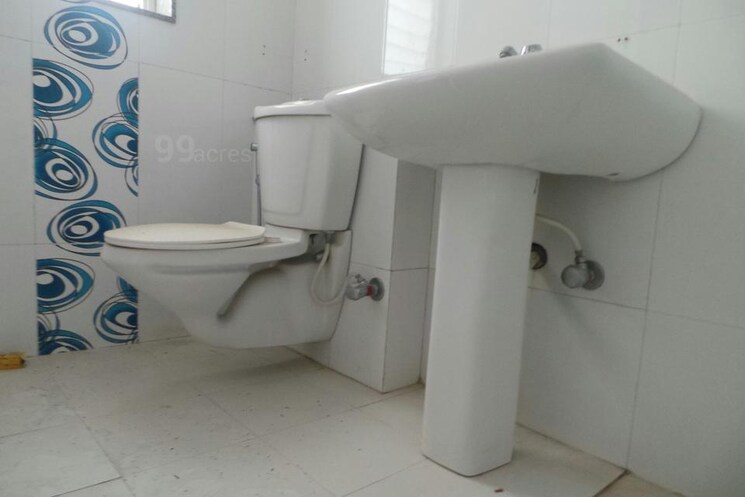 Attached Bathroom, rohan-leher 2 Bedroom 1000 Sq.Ft. Apartment In Baner Pune 9115999