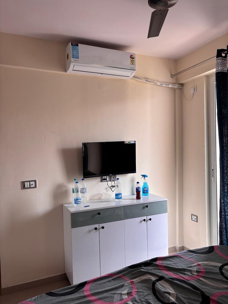 Kitchen, rof-aalayas 3 Bedroom 800 Sq.Ft. Apartment In Sector 102 Gurgaon 9116070