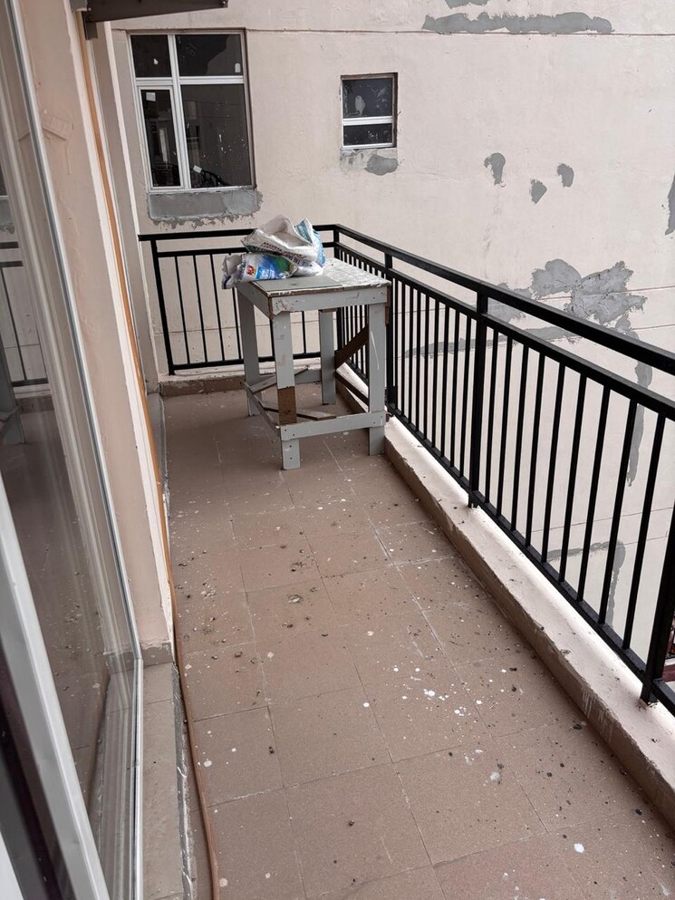 Balcony, rof-aalayas 3 Bedroom 800 Sq.Ft. Apartment In Sector 102 Gurgaon 9116070