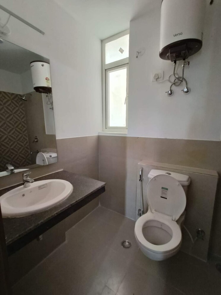Bathroom, ats-happy-trails 3 Bedroom 1385 Sq.Ft. Apartment In Sector 10 Greater Noida Greater Noida 9116071