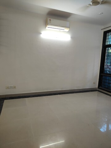 Room in 3.5 BHK Villa at Ansal Sushant Residency, Sushant Lok Iii – for Rent