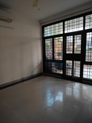 Room in 3.5 BHK Villa at Ansal Sushant Residency, Sushant Lok Iii – for Rent