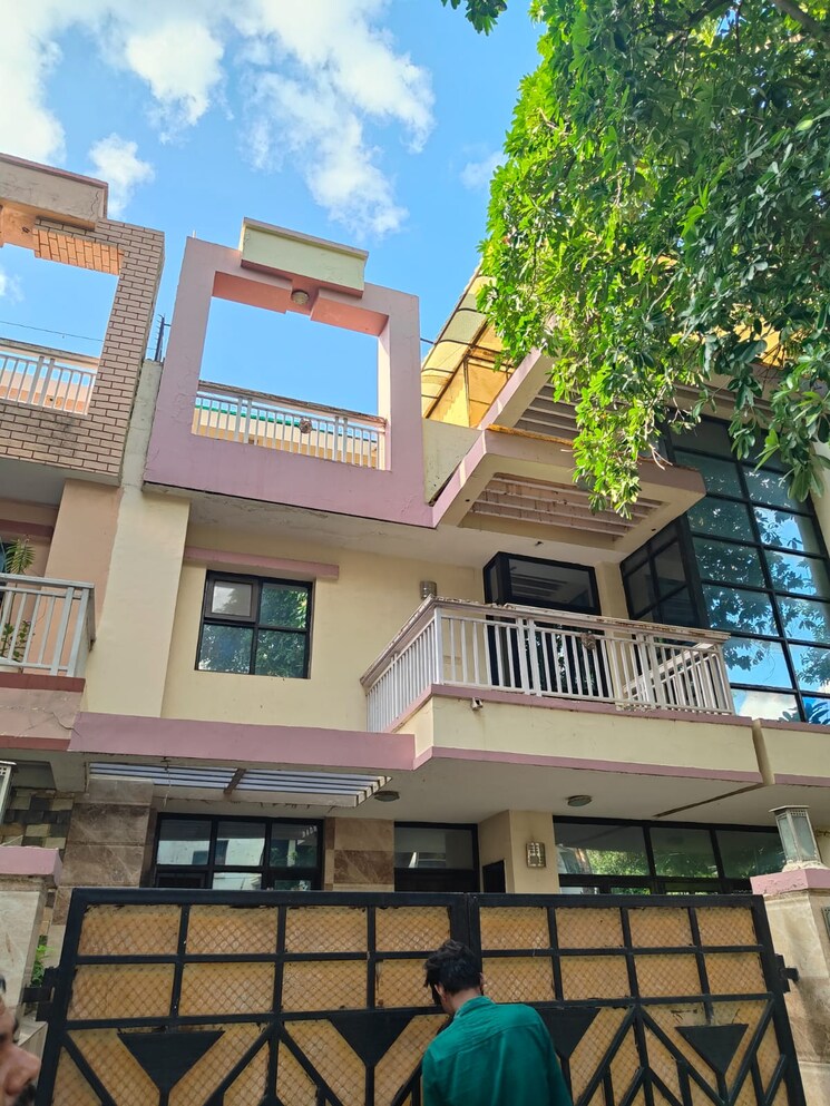 Exterior View, ansal-sushant-residency 3.5 Bedroom 2400 Sq.Ft. Villa In Sushant Lok Iii Gurgaon 9116080