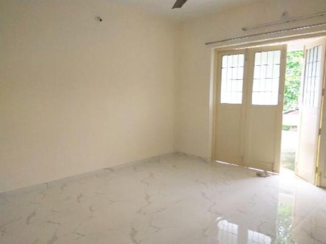 2 BHK 812 Sq.Ft. Apartment in Nivedita Apartment Rambaug Colony