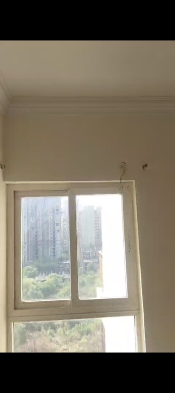 Room in 3 BHK Apartment at Paramount Emotions, Sector 1 Greater Noida – for Rent