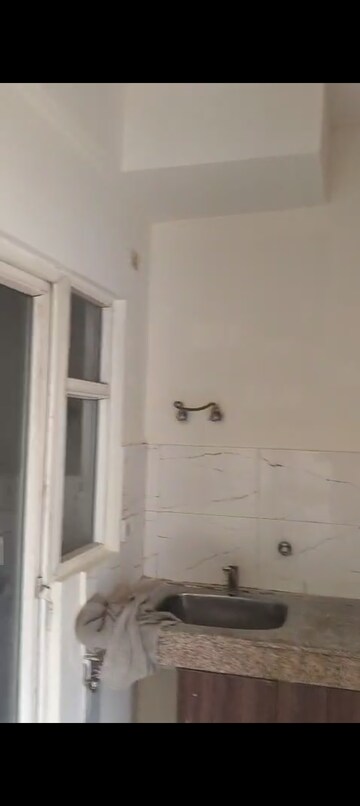 Bathroom in 3 BHK Apartment at Paramount Emotions, Sector 1 Greater Noida – for Rent
