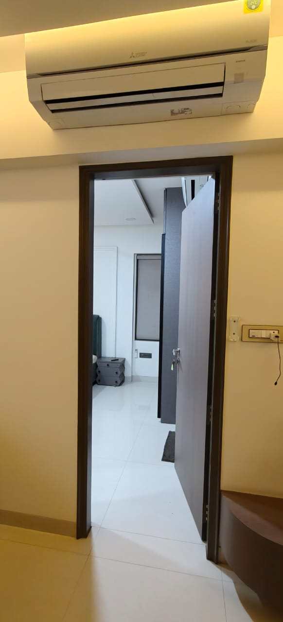 3 BHK + Extra Room 1025 Sq.Ft. Apartment in Status Sankalp Heights