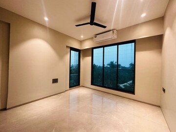 Room in 3 BHK Apartment at Andheri West – for Rent
