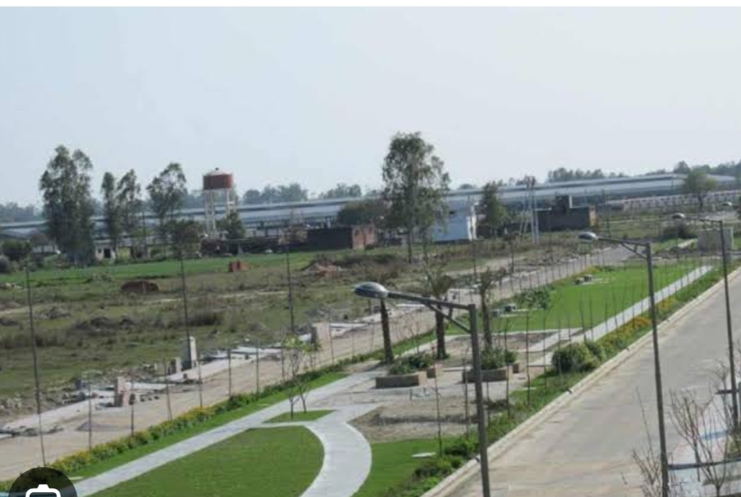 Plot For Sale in DLF Garden City