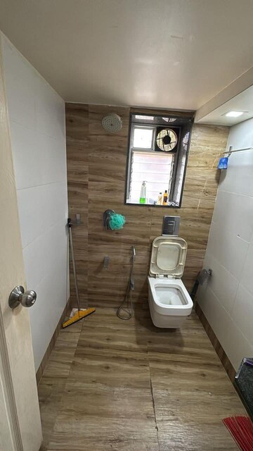 Master Bedroom in 2 BHK Apartment at Andheri West – for Rent