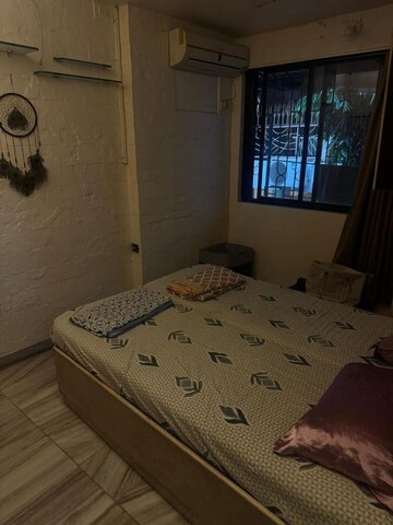 Bedroom in 2 BHK Apartment at Andheri West – for Rent