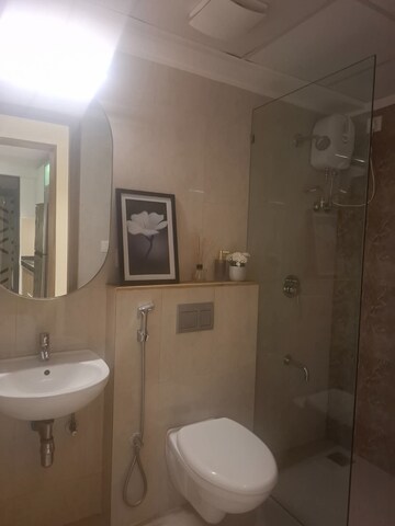 Master Bedroom in 2 BHK Apartment at Andheri West – for Rent