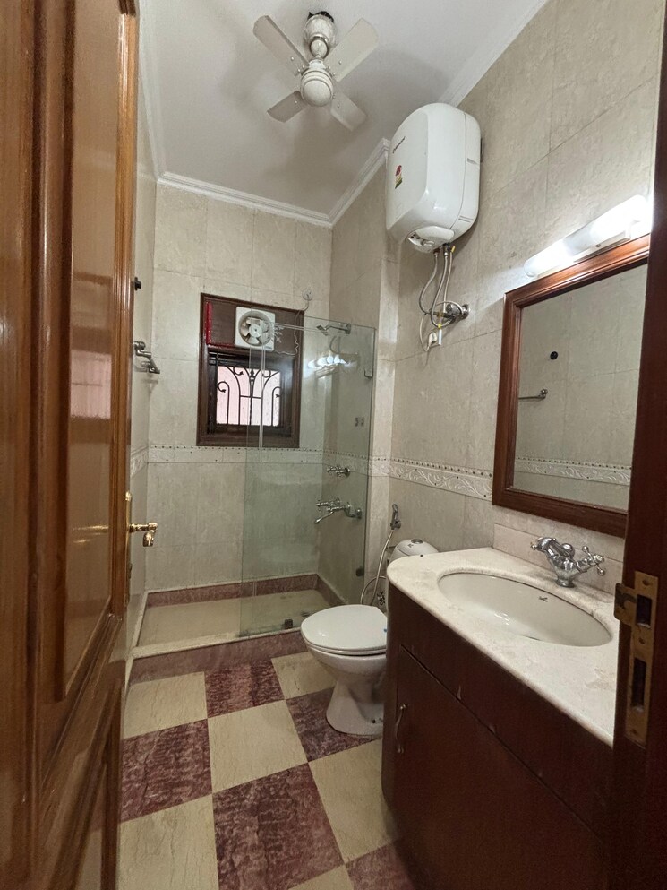 Kitchen, anand niketan 3 Bedroom 1800 Sq.Ft. Builder Floor In Anand Niketan Delhi 9116468