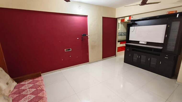 Room, suyog-chs-naupada 1 Bedroom 556 Sq.Ft. Apartment In Naupada Thane 9108775