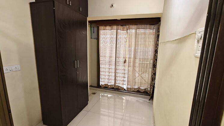 Room, suyog-chs-naupada 1 Bedroom 556 Sq.Ft. Apartment In Naupada Thane 9108775