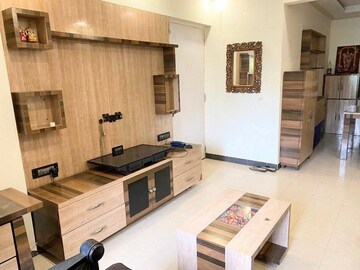 Team Area in 2 BHK Apartment at Andheri West – for Rent