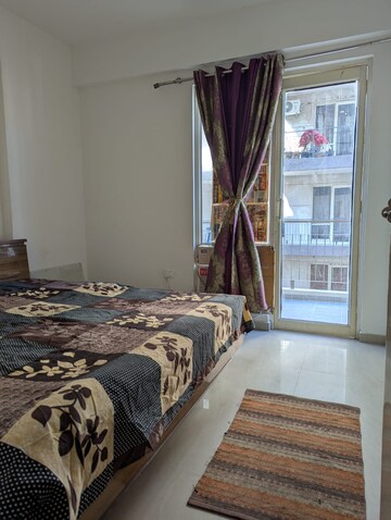 1 BHK Apartment For Rent in ROF Aalayas, Sector 102