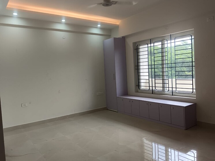 Room, shanthi nagar 3 Bedroom 2070 Sq.Ft. Apartment In Shanthi Nagar Bangalore 7973870