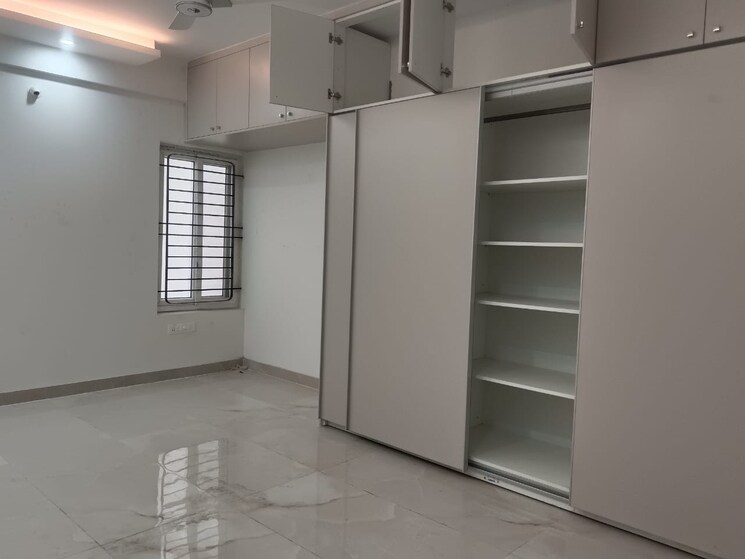 Room, shanthi nagar 3 Bedroom 2070 Sq.Ft. Apartment In Shanthi Nagar Bangalore 7973870