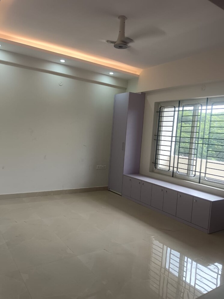 Room, shanthi nagar 3 Bedroom 2070 Sq.Ft. Apartment In Shanthi Nagar Bangalore 7973870