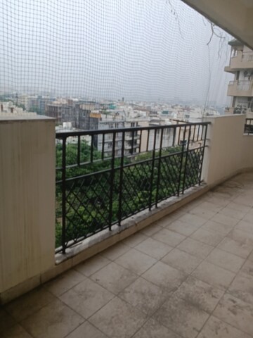 Balcony in 5 BHK Apartment at Jasminium Apartment, Sector 45 – for Rent