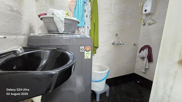 Team Area in 1 BHK Apartment at Andheri West – for Rent