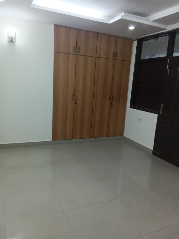 5 BHK + Servant Room Apartment For Rent in Jasminium Apartment