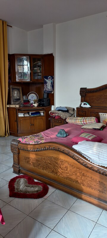Bedroom in 3 BHK Builder Floor at Lajpat Nagar – for Rent