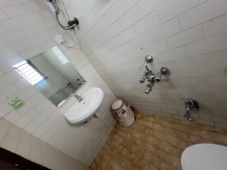 Bathroom, andheri west 2 Bedroom 750 Sq.Ft. Apartment In Andheri West Mumbai 9116555
