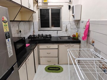 Team Area in 2 BHK Apartment at Andheri West – for Rent