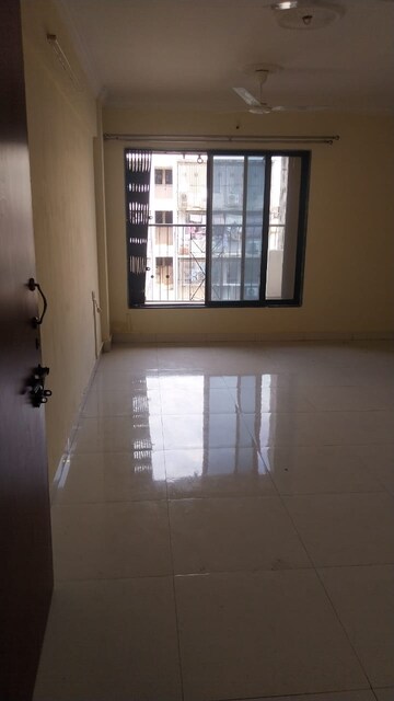 Room in 2 BHK Apartment at Skyrise Good Relation Wing B, Chembur – for Rent