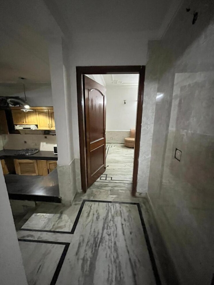 Bathroom, dlf phase ii 2 Bedroom 300 Sq.Ft. Builder Floor In Dlf Phase ii Gurgaon 9116607
