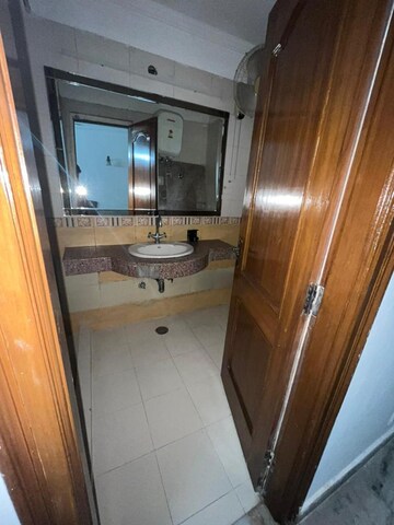 Kitchen in 2 BHK Builder Floor at Dlf Phase ii – for Rent