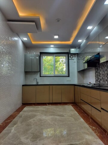 Room in 3 BHK Builder Floor at Ansal Sushant Lok I, Sector 43 – for Sale
