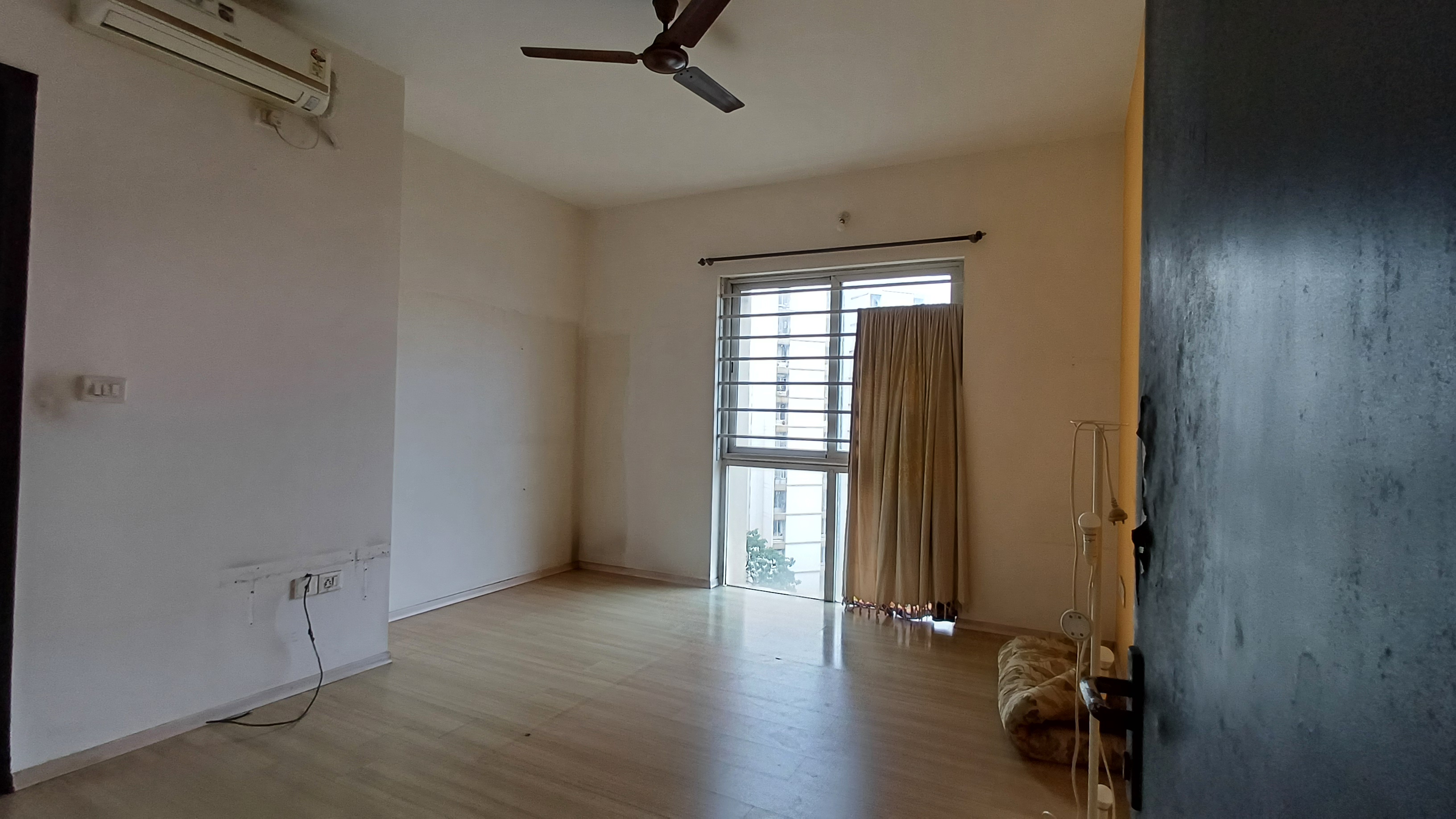 2 BHK + Extra Room 950 Sq.Ft. Apartment in Vikash Complex CHS