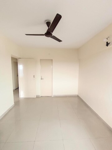 Room in 3 BHK Apartment at Siddhivinayak Shubhashree Residential, Akurdi – for Rent
