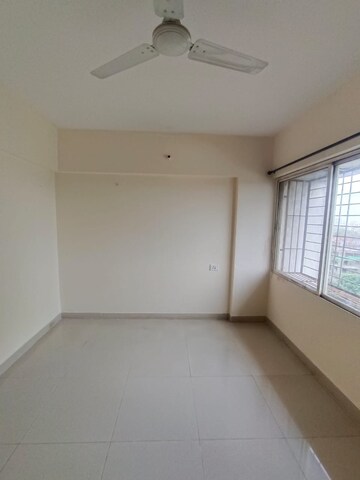 Room in 3 BHK Apartment at Siddhivinayak Shubhashree Residential, Akurdi – for Rent