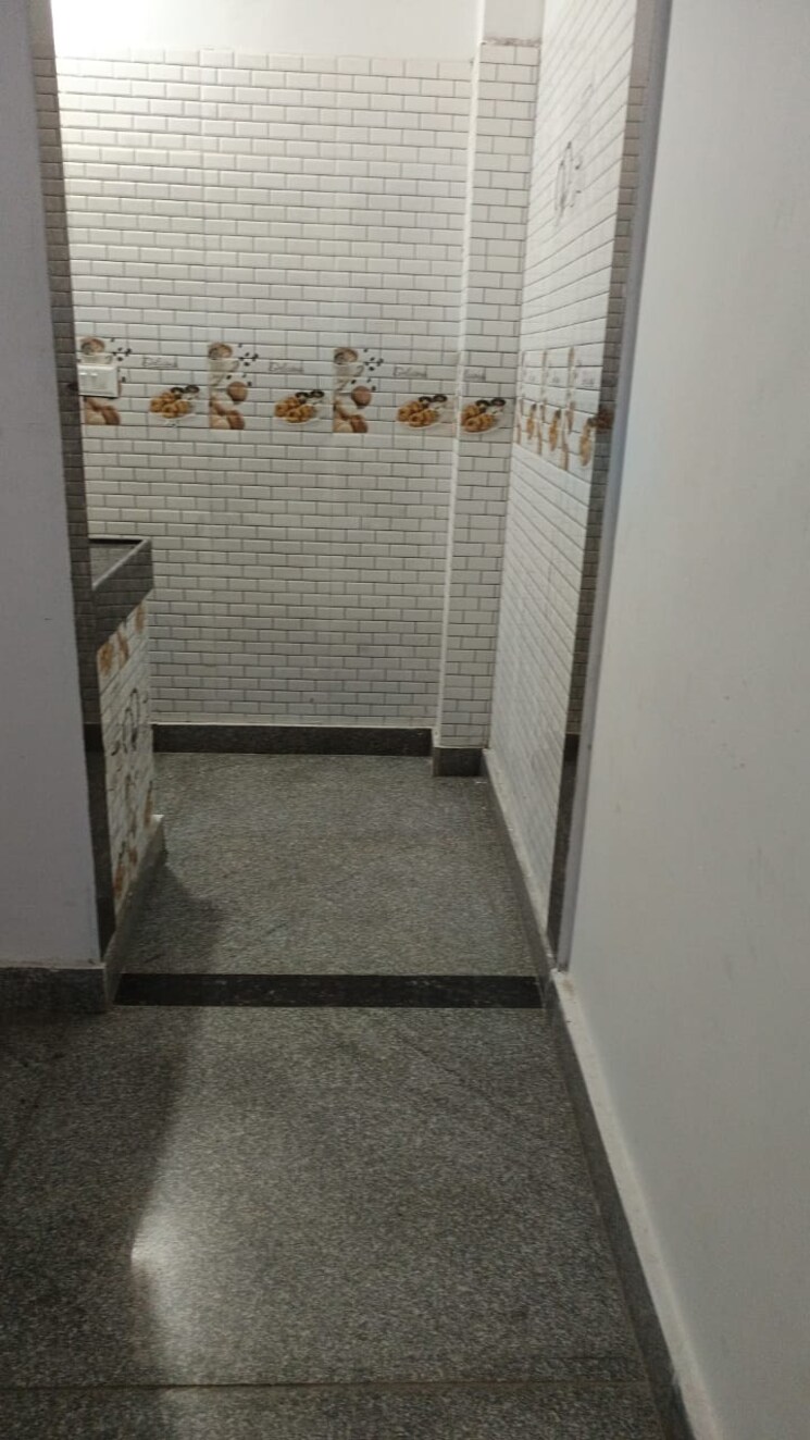 Bathroom, banjara hills 1 Bedroom 450 Sq.Ft. Apartment In Banjara Hills Hyderabad 9116799