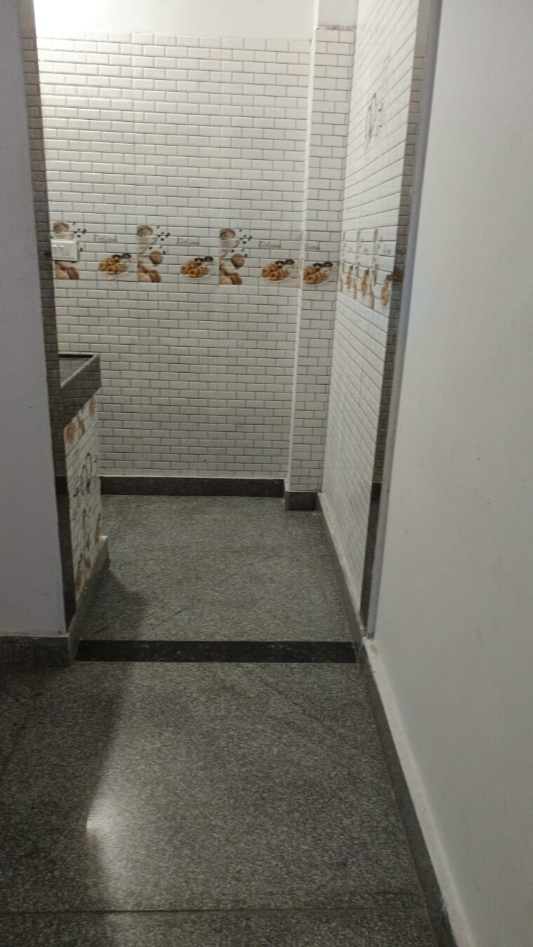 Bathroom, banjara hills 1 Bedroom 450 Sq.Ft. Apartment In Banjara Hills Hyderabad 9116799