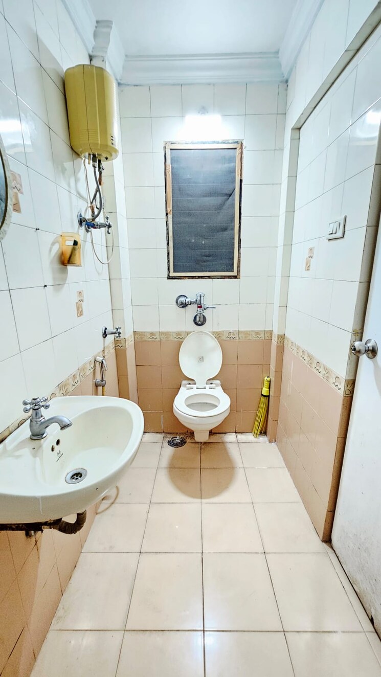 Bathroom, ashok-avenue-marol 2 Bedroom 700 Sq.Ft. Apartment In Marol Mumbai 9116848