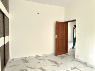 Room in 3 BHK Independent House at Dollars Comforts, Rmv 2nd Stage – for Rent