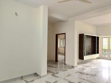 Room in 3 BHK Independent House at Dollars Comforts, Rmv 2nd Stage – for Rent