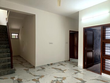 Room in 3 BHK Independent House at Dollars Comforts, Rmv 2nd Stage – for Rent