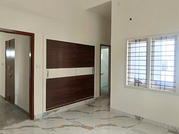 Room in 3 BHK Independent House at Dollars Comforts, Rmv 2nd Stage – for Rent