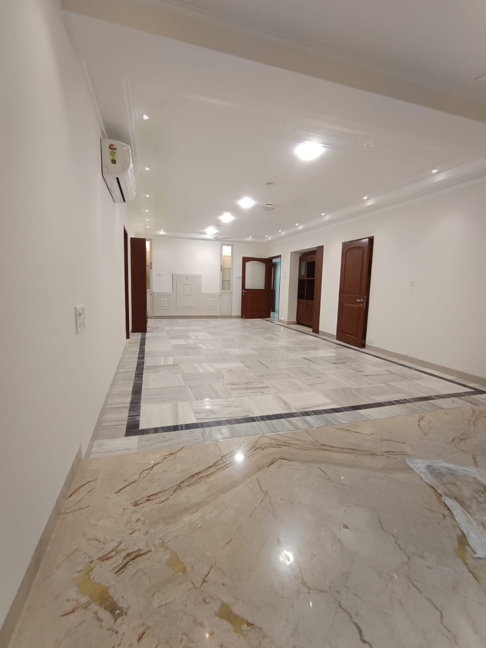 3 BHK 1200 Sq.Ft. Apartment in Rajat Apartments