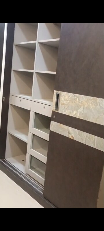 Master Bedroom in 1 BHK Apartment at Vile Parle East – for Rent