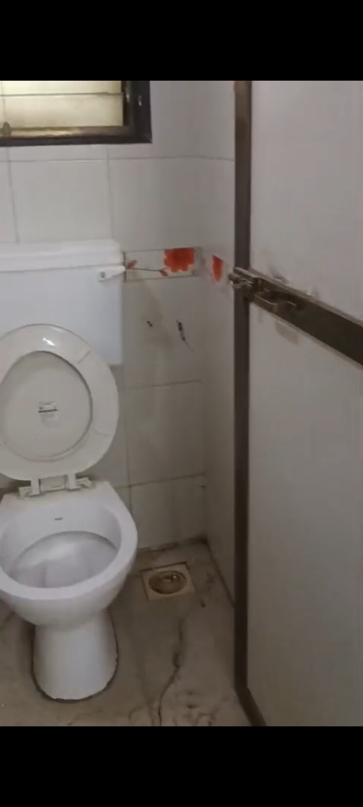 Bathroom, vile parle east 1 Bedroom 330 Sq.Ft. Apartment In Vile Parle East Mumbai 9116890